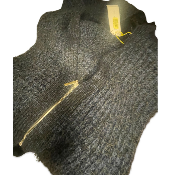 BCBG Blue/Black Shag Mid Zip Sweater Vest size small NWT - Picture 4 of 6